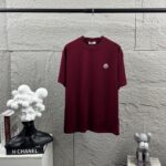 P75 Moncle* 蒙口*2026 春夏新款 经典图标字母贴刺绣工艺 定制双纱平纹纯棉面料 短袖T恤 男女同款 颜色：黑色 白色 花灰色 安哥拉红色 尺码： S （90-130斤） M （120-150斤） L （140-165斤） XL （160-180斤） XXL （180-210斤）