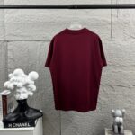 P75 Moncle* 蒙口*2026 春夏新款 经典图标字母贴刺绣工艺 定制双纱平纹纯棉面料 短袖T恤 男女同款 颜色：黑色 白色 花灰色 安哥拉红色 尺码： S （90-130斤） M （120-150斤） L （140-165斤） XL （160-180斤） XXL （180-210斤）