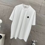 P75 Moncle* 蒙口*2026 春夏新款 经典图标字母贴刺绣工艺 定制双纱平纹纯棉面料 短袖T恤 男女同款 颜色：黑色 白色 尺码： S （90-130斤） M （120-150斤） L （140-165斤） XL （160-180斤） XXL （180-210斤）