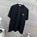 P75 Moncle* 蒙口*2026 春夏新款 经典图标字母立体刺绣工艺 定制双纱平纹纯棉面料 短袖T恤 男女同款 颜色：黑色 白色 尺码： S （90-130斤） M （120-150斤） L （140-165斤） XL （160-180斤） XXL （180-210斤）