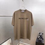 weigou_227275_0_51de59df26 P75 moncle~ 蒙口logo刺绣字母徽章 《区别通货面料》7a抗菌短袖tee 负离子上身十分舒适,男女同款半袖,落肩宽松版型 颜色: 黑色 白色 咖啡色 尺码:S(90-130斤) M(125-150斤) L(135-165斤) XL(160-190斤) XXL(185-220斤)