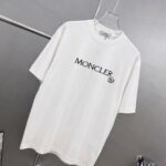 weigou_227289_2_798c251a7d P75 moncle~ 蒙口logo刺绣字母徽章 《区别通货面料》7a抗菌短袖tee 负离子上身十分舒适,男女同款半袖,落肩宽松版型 颜色: 黑色 白色 咖啡色 尺码:S(90-130斤) M(125-150斤) L(135-165斤) XL(160-190斤) XXL(185-220斤)