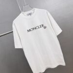 weigou_227289_3_712e7a2114 P75 moncle~ 蒙口logo刺绣字母徽章 《区别通货面料》7a抗菌短袖tee 负离子上身十分舒适,男女同款半袖,落肩宽松版型 颜色: 黑色 白色 咖啡色 尺码:S(90-130斤) M(125-150斤) L(135-165斤) XL(160-190斤) XXL(185-220斤)