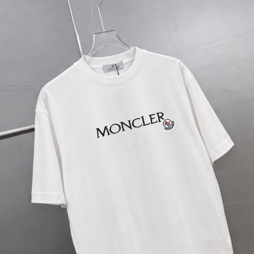 weigou_227289_4_5aab17e858 P75 moncle~ 蒙口logo刺绣字母徽章 《区别通货面料》7a抗菌短袖tee 负离子上身十分舒适,男女同款半袖,落肩宽松版型 颜色: 黑色 白色 咖啡色 尺码:S(90-130斤) M(125-150斤) L(135-165斤) XL(160-190斤) XXL(185-220斤)