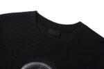 P75 MONCLER/蒙口26SS字母LOGO标识印花模糊感短袖T恤 ●正品4286购入开发 ●100%全棉冰纱棉180克 ●1*1全棉精梳棉罗纹260克 ●面料酵洗 ●数码直喷 ●定制1：1袖标 ●定制1：1商标 ●宽松版型 ●尺码：S M L XL