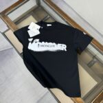weigou_227579_0_7551c38dd1 P75 💥 MON*CLER 蒙口 最新款情侣款品牌logo印花圆领短袖 情侣T恤 春夏新品 高品质 🔥🔥时尚百搭潮款 定制进口面料 !穿着舒适 透气 时尚不失个性 上身休闲随性 帅气有型 彰显大牌气质!! 颜色:黑色 白色 尺码:M-3XL (下单请报身高体重)