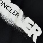 weigou_227579_5_390a975bc9 P75 💥 MON*CLER 蒙口 最新款情侣款品牌logo印花圆领短袖 情侣T恤 春夏新品 高品质 🔥🔥时尚百搭潮款 定制进口面料 !穿着舒适 透气 时尚不失个性 上身休闲随性 帅气有型 彰显大牌气质!! 颜色:黑色 白色 尺码:M-3XL (下单请报身高体重)