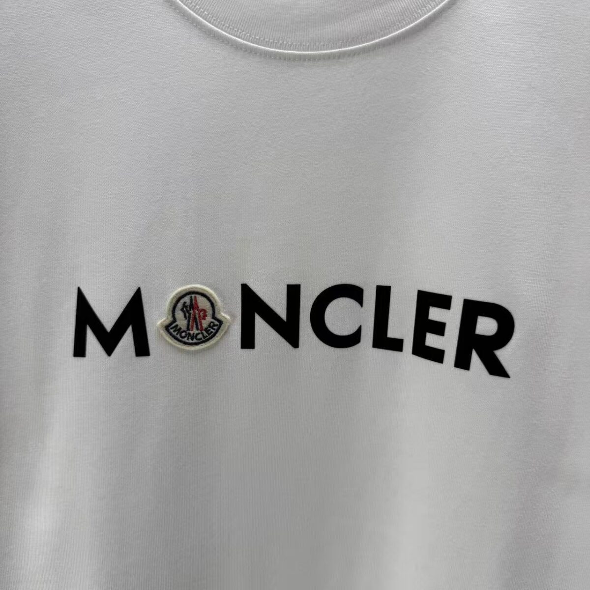 P75 MONCL* 蒙口* 2026春夏新款短袖T恤 定制纯棉字母logo 植绒+章仔 颜色：黑色 白色 深蓝 棕色 码数：S M L XL XXL