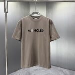 P75 MONCL* 蒙口* 2026春夏新款短袖T恤 定制纯棉字母logo 植绒+章仔 颜色：黑色 白色 深蓝 棕色 码数：S M L XL XXL