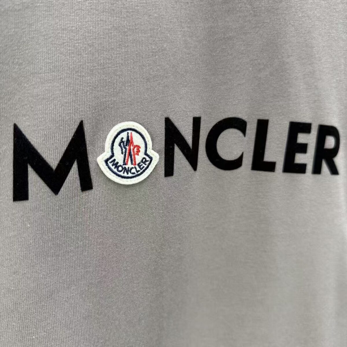 P75 MONCL* 蒙口* 2026春夏新款短袖T恤 定制纯棉字母logo 植绒+章仔 颜色：黑色 白色 深蓝 棕色 码数：S M L XL XXL