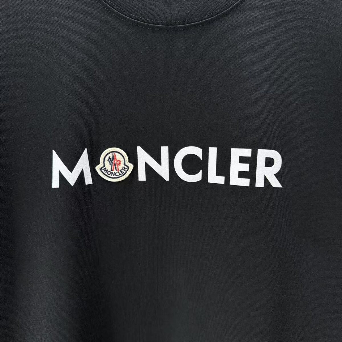 P75 MONCL* 蒙口* 2026春夏新款短袖T恤 定制纯棉字母logo 植绒+章仔 颜色：黑色 白色 深蓝 棕色 码数：S M L XL XXL