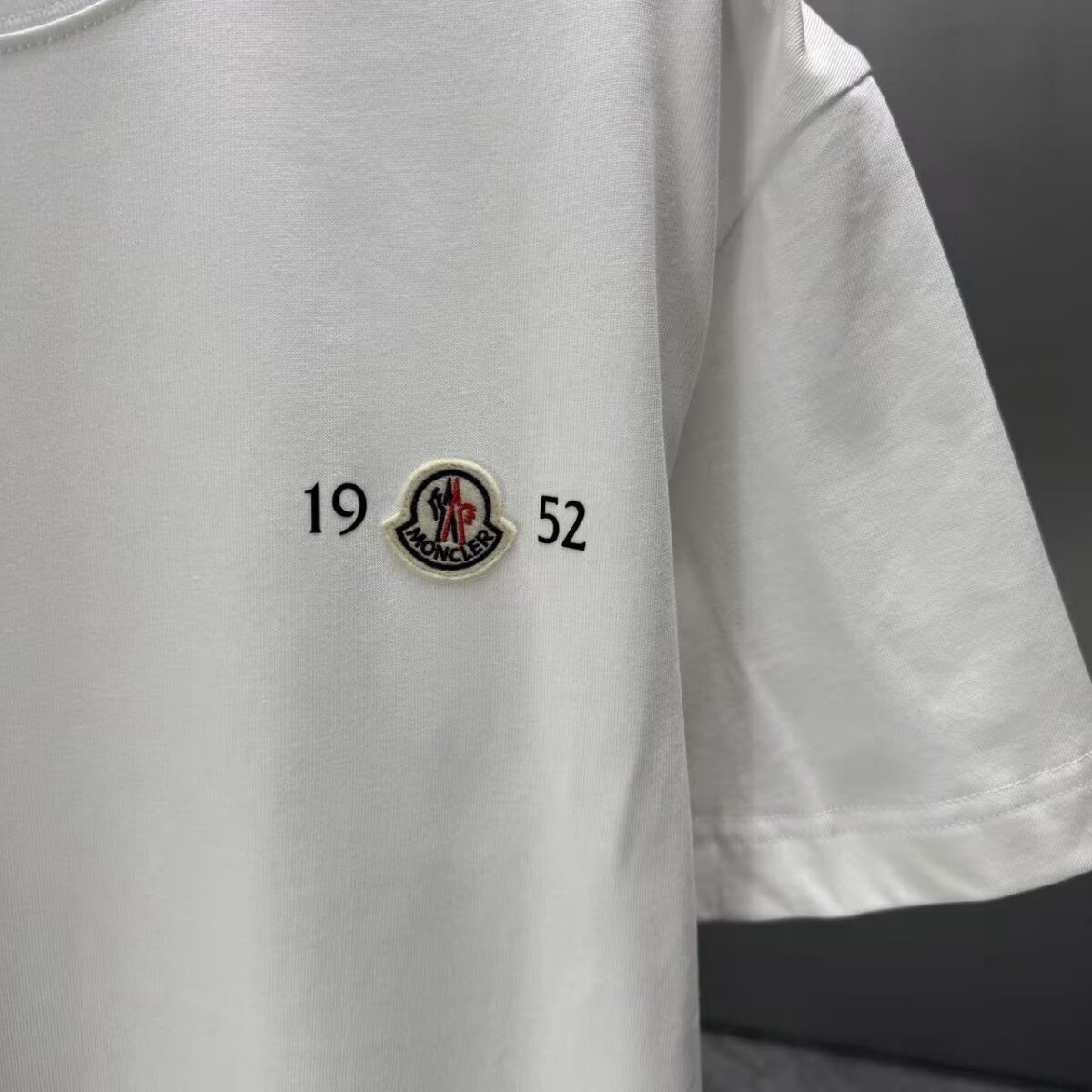P75 MONCL* 蒙口* 2026春夏新款短袖T恤 定制纯棉字母logo 植绒+章仔 颜色：黑色 白色 深蓝 棕色 码数：S M L XL XXL