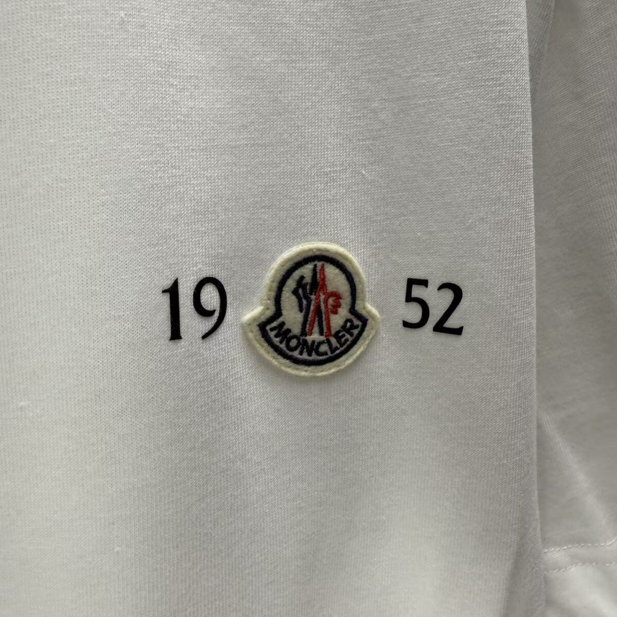 P75 MONCL* 蒙口* 2026春夏新款短袖T恤 定制纯棉字母logo 植绒+章仔 颜色：黑色 白色 深蓝 棕色 码数：S M L XL XXL