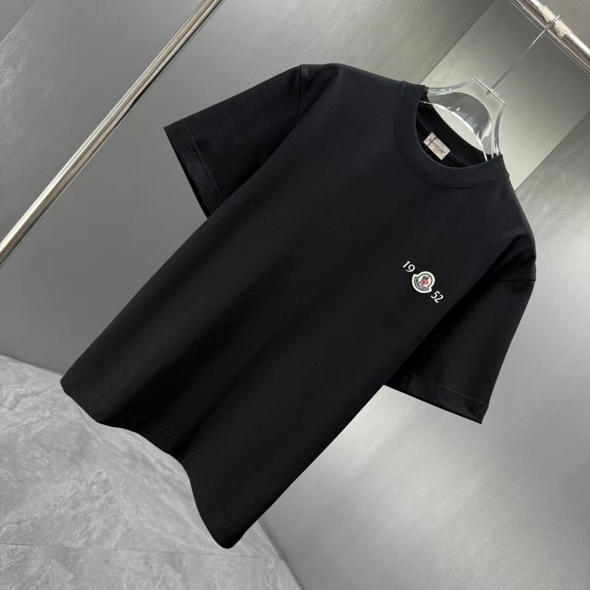 P75 MONCL* 蒙口* 2026春夏新款短袖T恤 定制纯棉字母logo 植绒+章仔 颜色：黑色 白色 深蓝 棕色 码数：S M L XL XXL