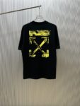 P70 款式：off-white短袖T恤 面料：300克重双纱100%棉 罗纹：320克重索络纳1*1潮牌 工艺：印花 颜色：白 粉 红 蓝 花灰 黑 尺码：M—4XL 无性别区分 男女同款