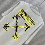 P70 款式：off-white短袖T恤 面料：300克重双纱100%棉 罗纹：320克重索络纳1*1潮牌 工艺：印花 颜色：白 粉 红 蓝 花灰 黑 尺码：M—4XL 无性别区分 男女同款