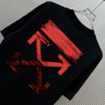 P70 款式：off-white短袖T恤 面料：300克重双纱100%棉 罗纹：320克重索络纳1*1潮牌 工艺：印花 颜色：白 夜蓝 炫酷蓝 蓝 花灰 黑 尺码：M—4XL 无性别区分 男女同款