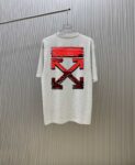P70 款式：off-white短袖T恤 面料：300克重双纱100%棉 罗纹：320克重索络纳1*1潮牌 工艺：印花 颜色：白 夜蓝 炫酷蓝 蓝 花灰 黑 尺码：M—4XL 无性别区分 男女同款