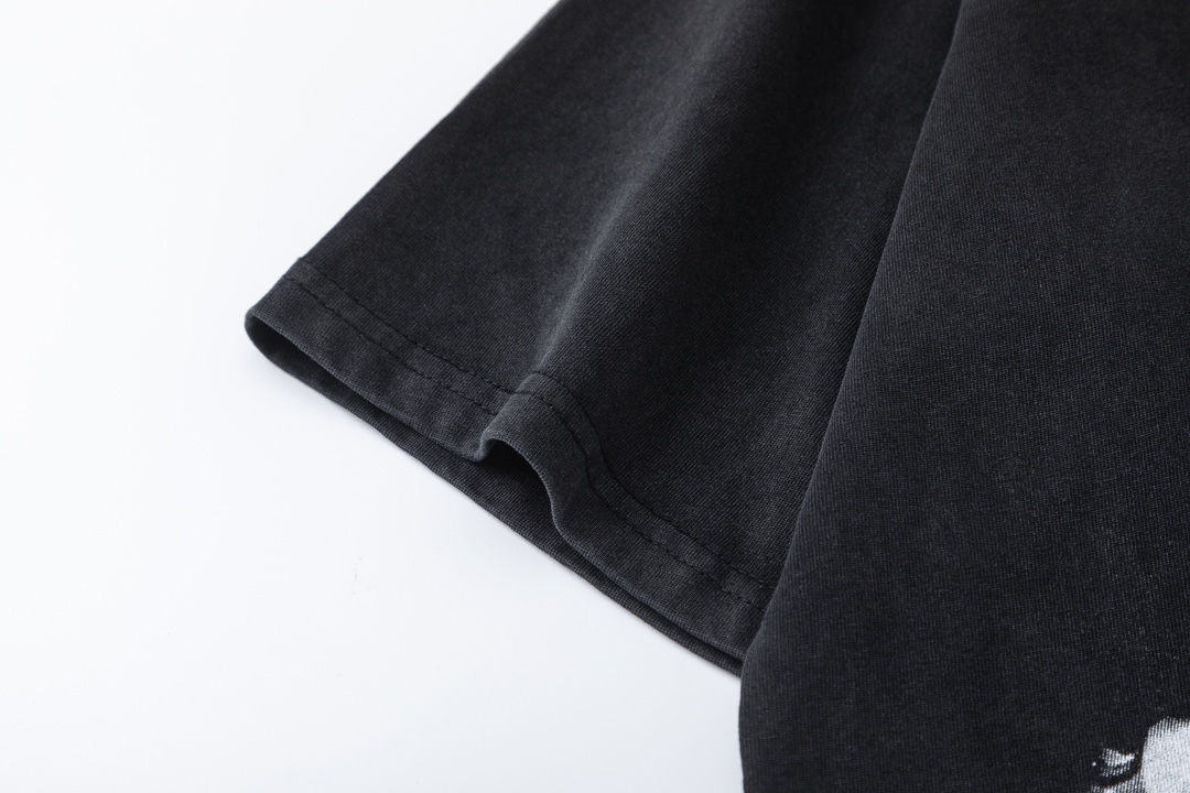 P75 off white新款宽松版短袖T恤 尺码：S M L XL 颜色：洗水黑色