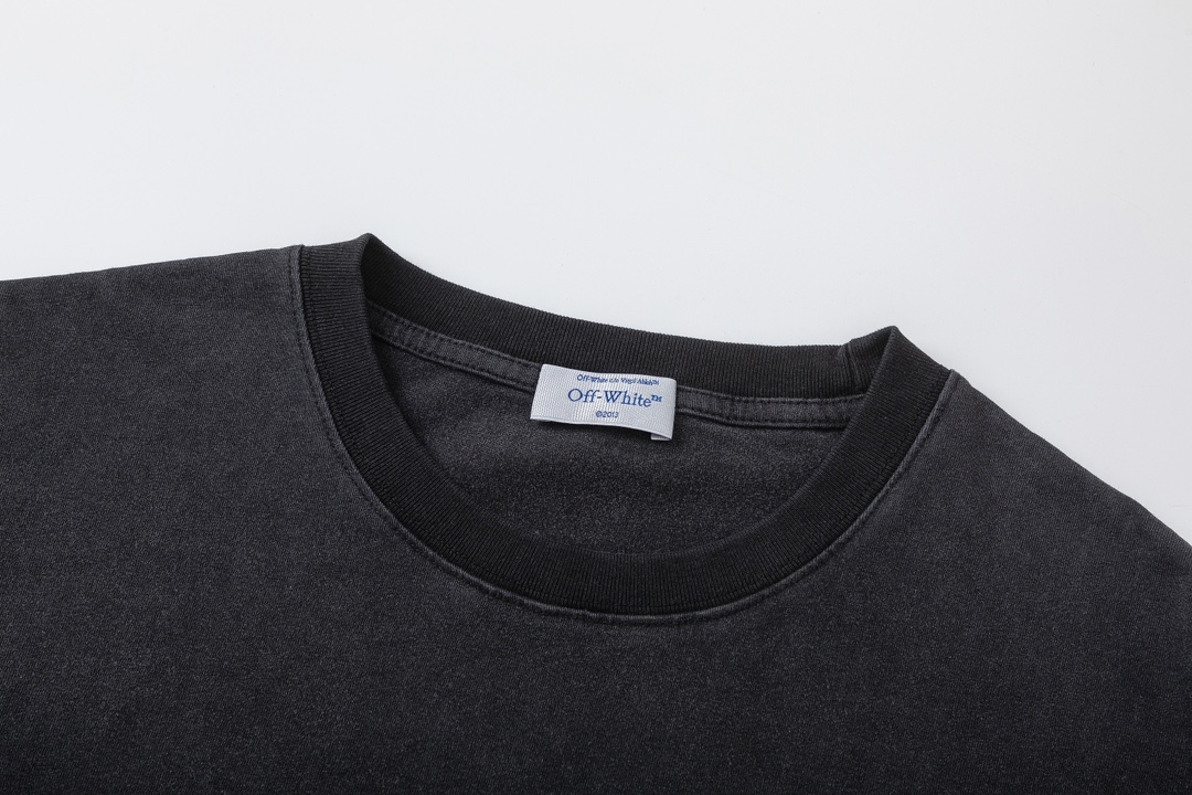 P75 off white新款宽松版短袖T恤 尺码：S M L XL 颜色：洗水黑色