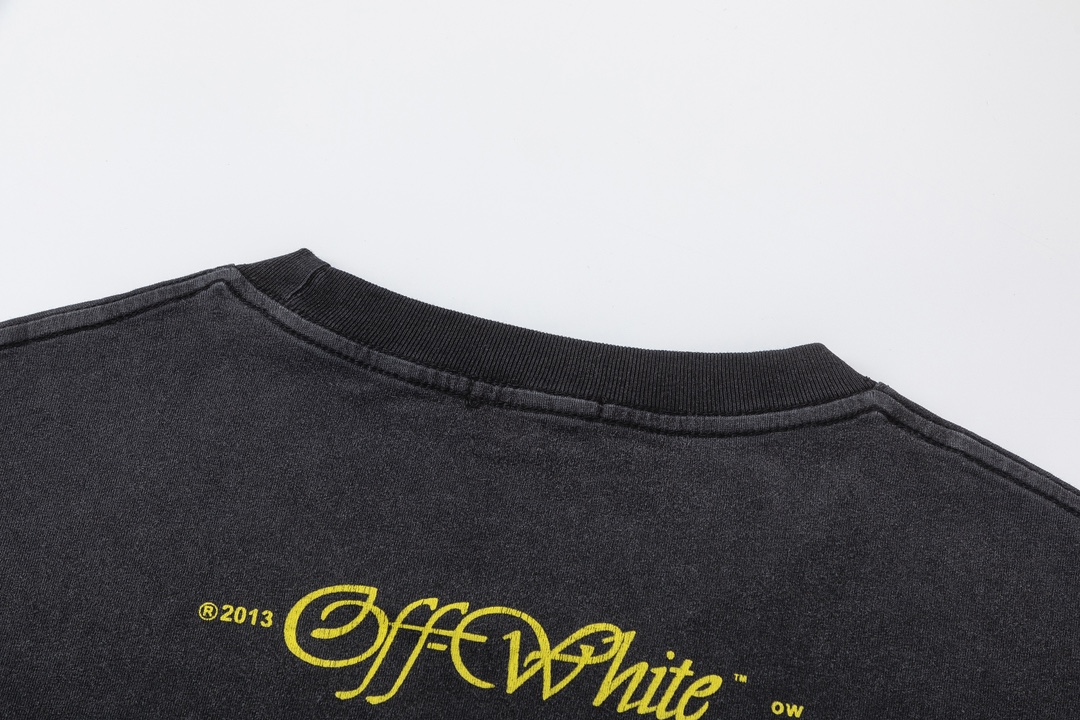 P75 off white新款宽松版短袖T恤 尺码：S M L XL 颜色：洗水黑色