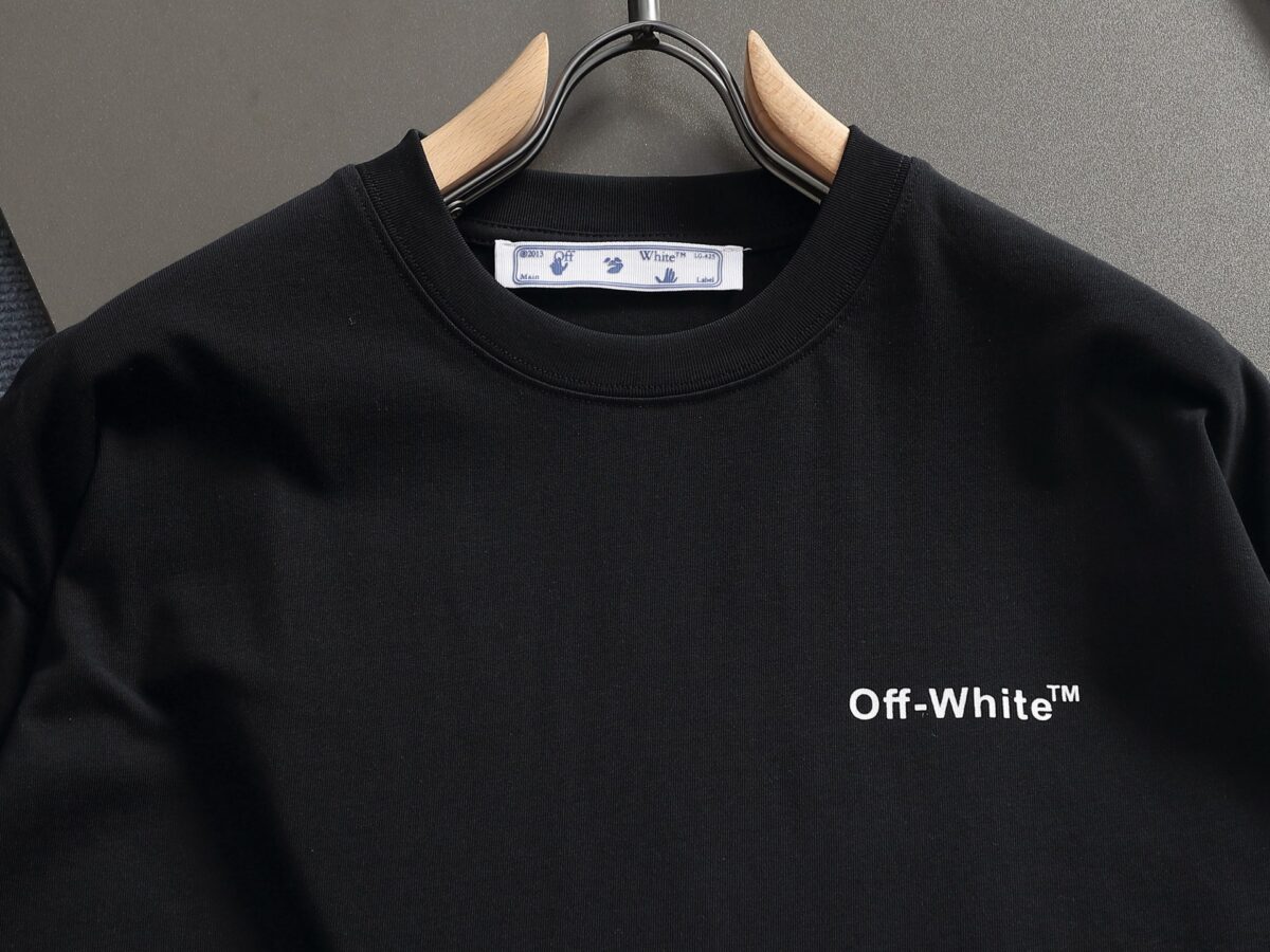 P75 OFF-WHITE 原版面料 官方同款 短袖T恤 定制 同缸染面料 手感非常舒服 春夏最新砖柜同步 时尚又个性 超级百搭好看 男女都非常合适 人手必备款 吊牌 领标 水洗麦 三标齐全 颜色: 黑白 尺码：XS~L