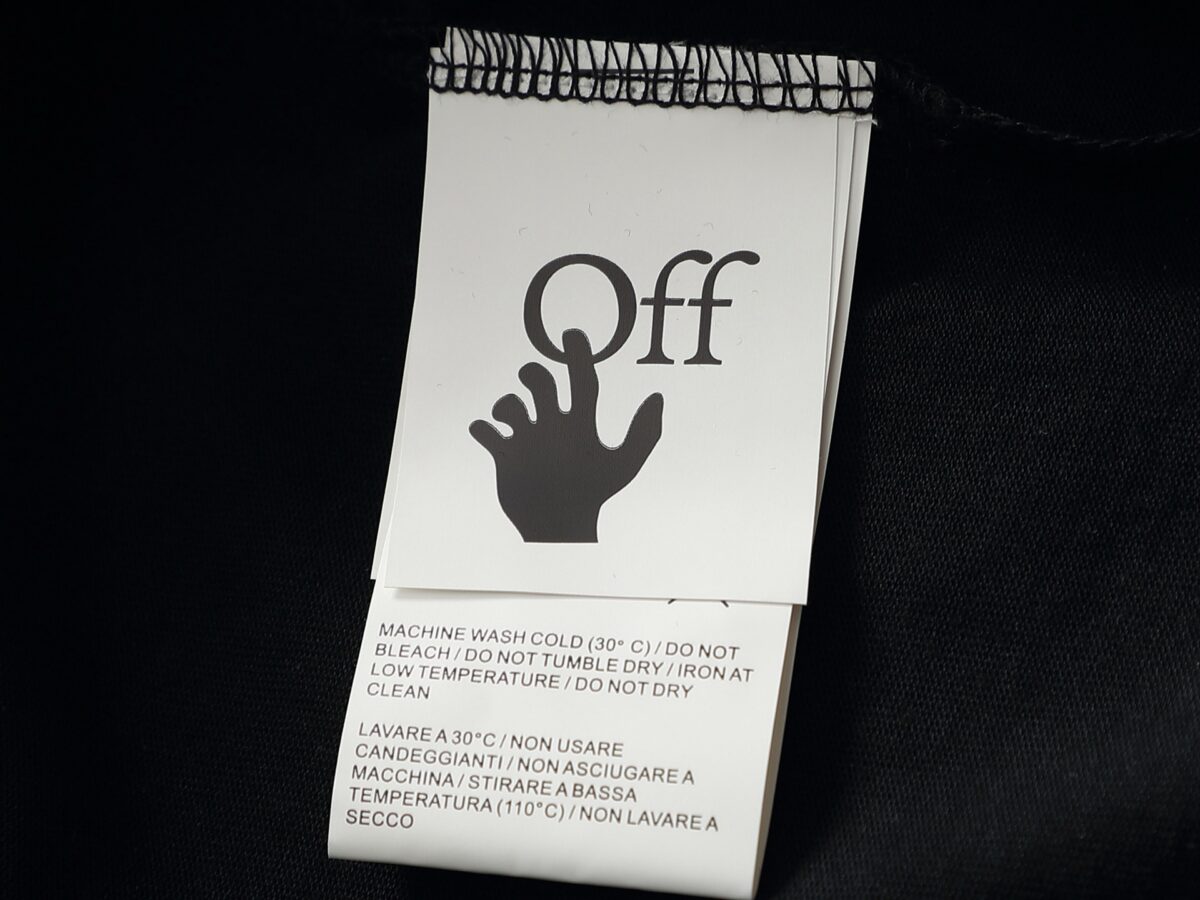 P75 OFF-WHITE 原版面料 官方同款 短袖T恤 定制 同缸染面料 手感非常舒服 春夏最新砖柜同步 时尚又个性 超级百搭好看 男女都非常合适 人手必备款 吊牌 领标 水洗麦 三标齐全 颜色: 黑白 尺码：XS~L