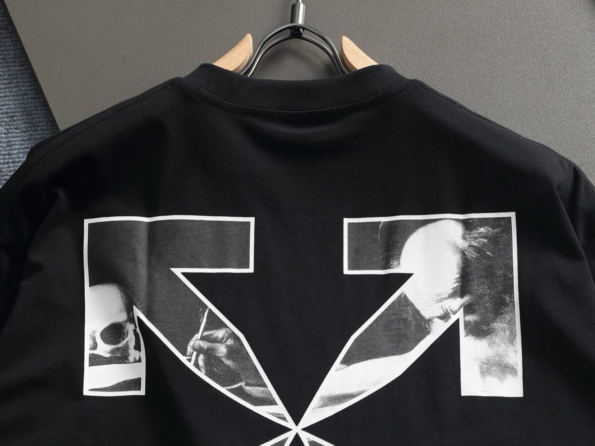 P75 OFF-WHITE 原版面料 官方同款 短袖T恤 定制 同缸染面料 手感非常舒服 春夏最新砖柜同步 时尚又个性 超级百搭好看 男女都非常合适 人手必备款 吊牌 领标 水洗麦 三标齐全 颜色: 黑白 尺码：XS~L
