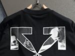 P75 OFF-WHITE 原版面料 官方同款 短袖T恤 定制 同缸染面料 手感非常舒服 春夏最新砖柜同步 时尚又个性 超级百搭好看 男女都非常合适 人手必备款 吊牌 领标 水洗麦 三标齐全 颜色: 黑白 尺码：XS~L