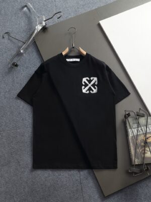 weigou_230718_0_f5394e386f P75 OFF-WHITE 原版面料 官方同款 短袖T恤 定制 同缸染面料 手感非常舒服 春夏最新砖柜同步 时尚又个性 超级百搭好看 男女都非常合适 人手必备款 吊牌 领标 水洗麦 三标齐全 颜色: 黑白 尺码:XS~L