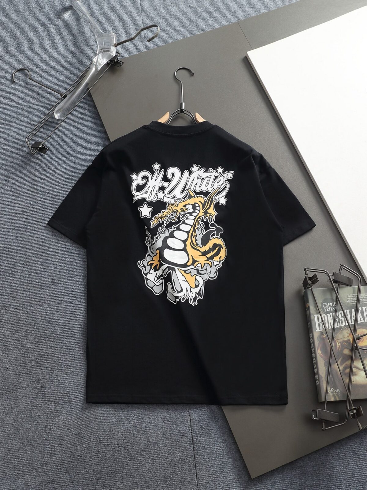 P75 OFF-WHITE 原版面料 官方同款 短袖T恤 定制 同缸染面料 手感非常舒服 春夏最新砖柜同步 时尚又个性 超级百搭好看 男女都非常合适 人手必备款 吊牌 领标 水洗麦 三标齐全 颜色: 黑白 尺码：XS~L