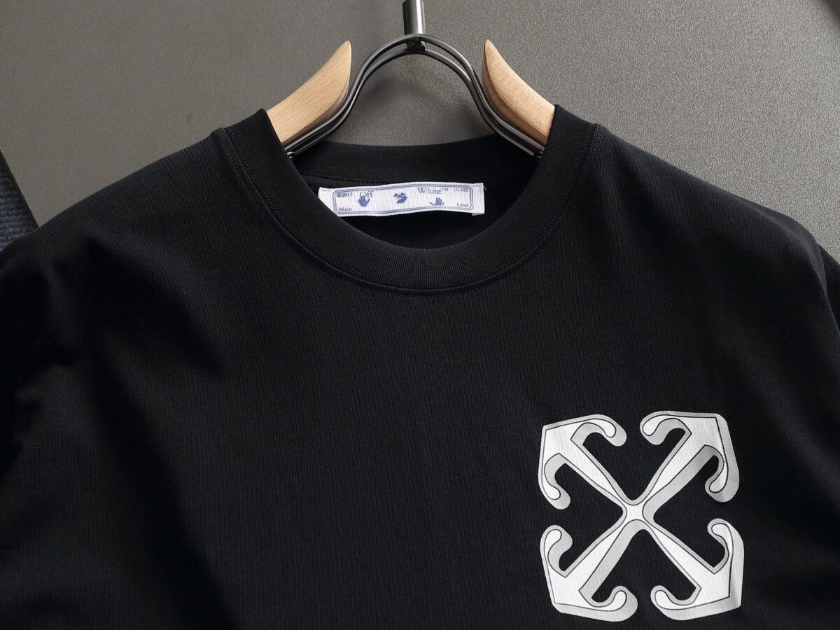 P75 OFF-WHITE 原版面料 官方同款 短袖T恤 定制 同缸染面料 手感非常舒服 春夏最新砖柜同步 时尚又个性 超级百搭好看 男女都非常合适 人手必备款 吊牌 领标 水洗麦 三标齐全 颜色: 黑白 尺码：XS~L
