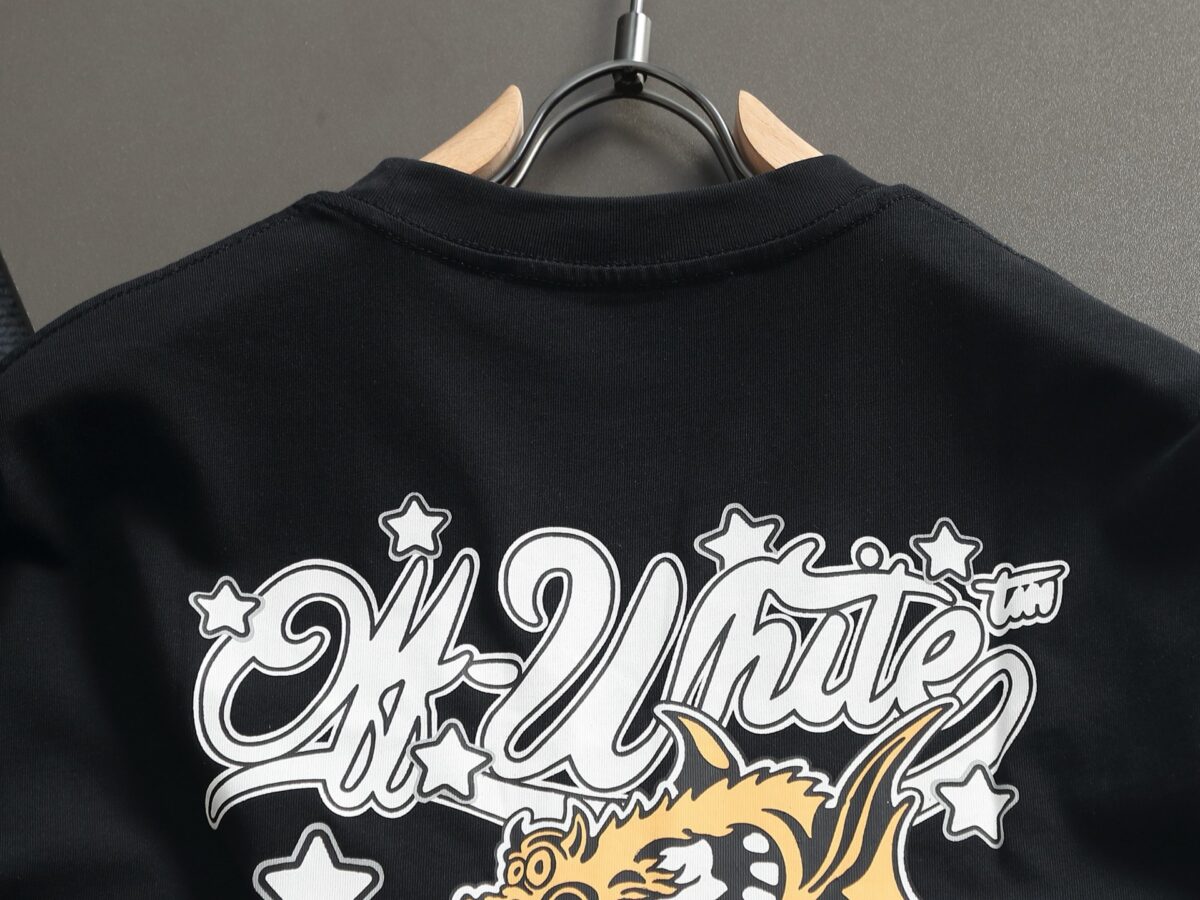 P75 OFF-WHITE 原版面料 官方同款 短袖T恤 定制 同缸染面料 手感非常舒服 春夏最新砖柜同步 时尚又个性 超级百搭好看 男女都非常合适 人手必备款 吊牌 领标 水洗麦 三标齐全 颜色: 黑白 尺码：XS~L