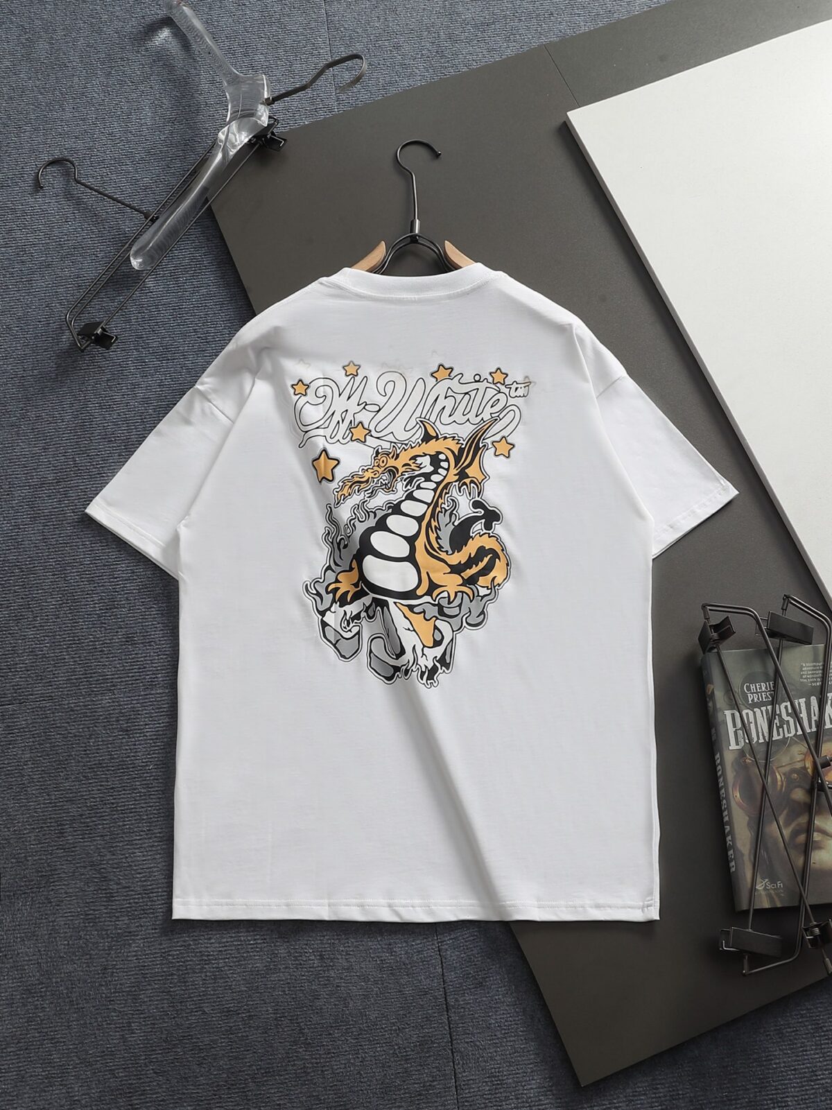 P75 OFF-WHITE 原版面料 官方同款 短袖T恤 定制 同缸染面料 手感非常舒服 春夏最新砖柜同步 时尚又个性 超级百搭好看 男女都非常合适 人手必备款 吊牌 领标 水洗麦 三标齐全 颜色: 黑白 尺码：XS~L