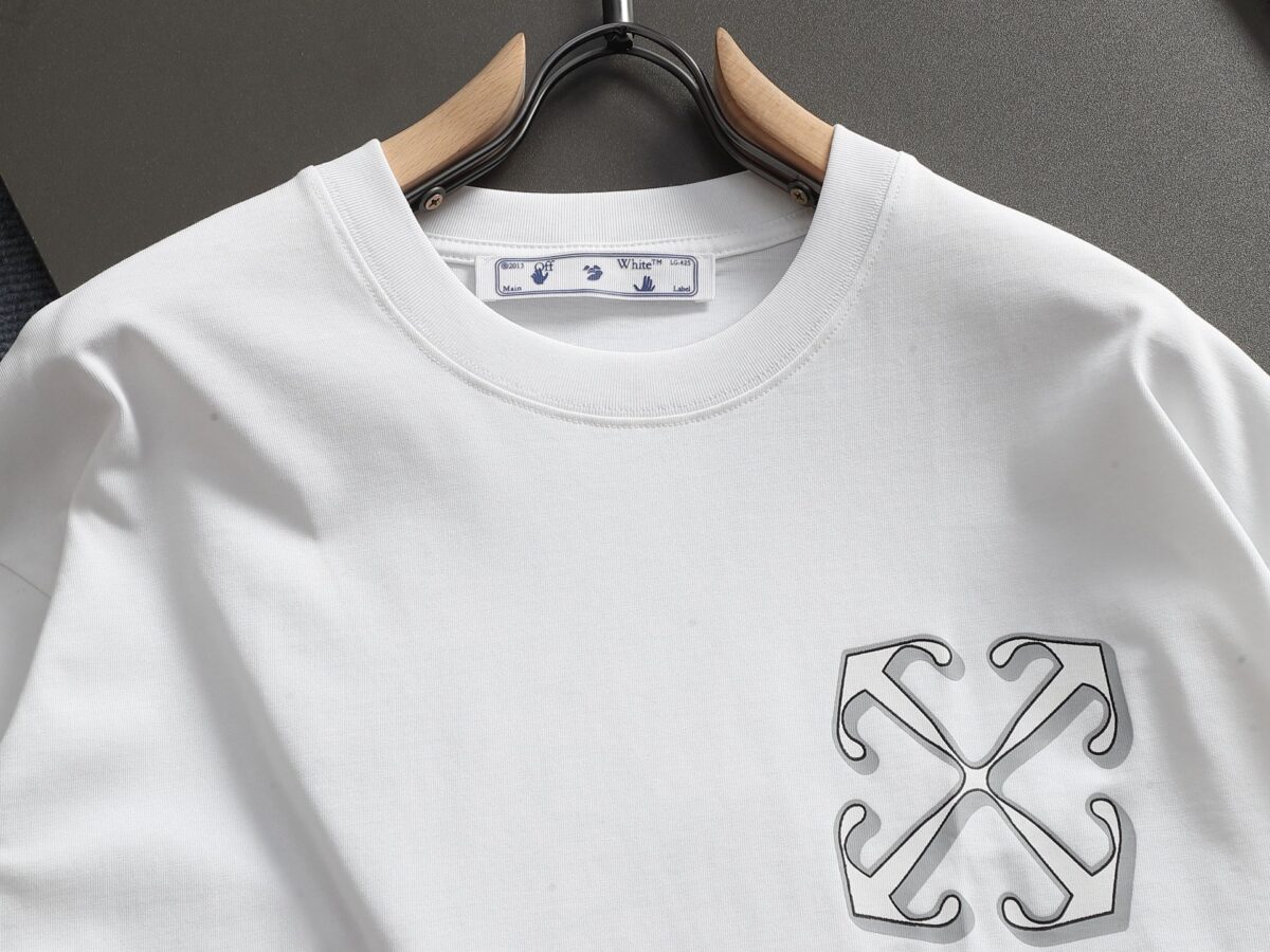 P75 OFF-WHITE 原版面料 官方同款 短袖T恤 定制 同缸染面料 手感非常舒服 春夏最新砖柜同步 时尚又个性 超级百搭好看 男女都非常合适 人手必备款 吊牌 领标 水洗麦 三标齐全 颜色: 黑白 尺码：XS~L