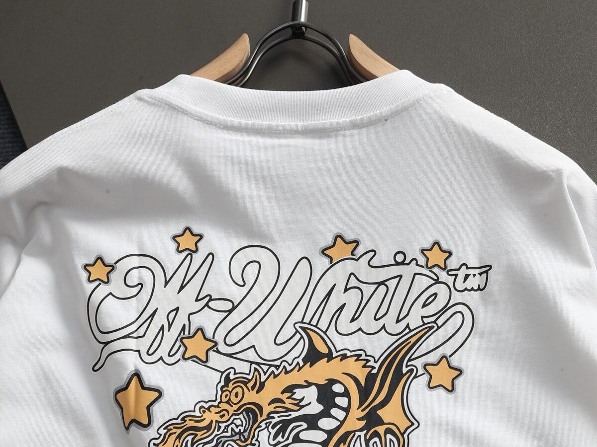 P75 OFF-WHITE 原版面料 官方同款 短袖T恤 定制 同缸染面料 手感非常舒服 春夏最新砖柜同步 时尚又个性 超级百搭好看 男女都非常合适 人手必备款 吊牌 领标 水洗麦 三标齐全 颜色: 黑白 尺码：XS~L