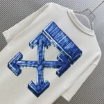 P70 款式：off-white短袖T恤 面料：300克重双纱100%棉 罗纹：320克重索络纳1*1潮牌 工艺：印花 颜色：白 红 夜蓝 花灰 黑 尺码：M—4XL 无性别区分 男女同款