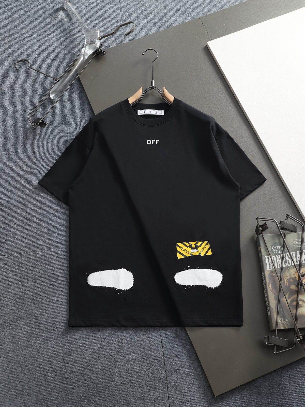 P75 OFF-WHITE 原版面料 官方同款 短袖T恤 定制 同缸染面料 手感非常舒服 春夏最新砖柜同步 时尚又个性 超级百搭好看 男女都非常合适 人手必备款 吊牌 领标 水洗麦 三标齐全 颜色: 黑白 尺码：XS~L