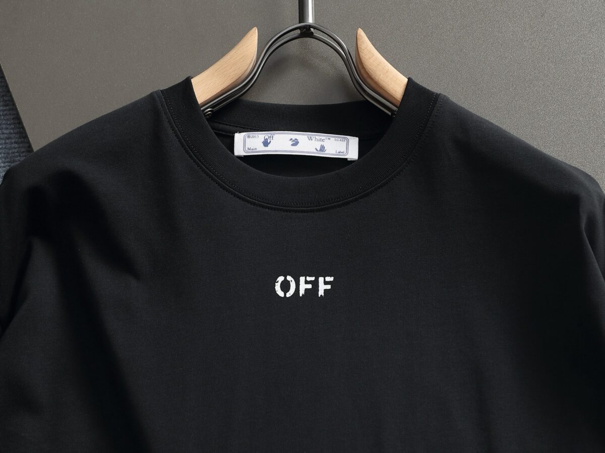 P75 OFF-WHITE 原版面料 官方同款 短袖T恤 定制 同缸染面料 手感非常舒服 春夏最新砖柜同步 时尚又个性 超级百搭好看 男女都非常合适 人手必备款 吊牌 领标 水洗麦 三标齐全 颜色: 黑白 尺码：XS~L