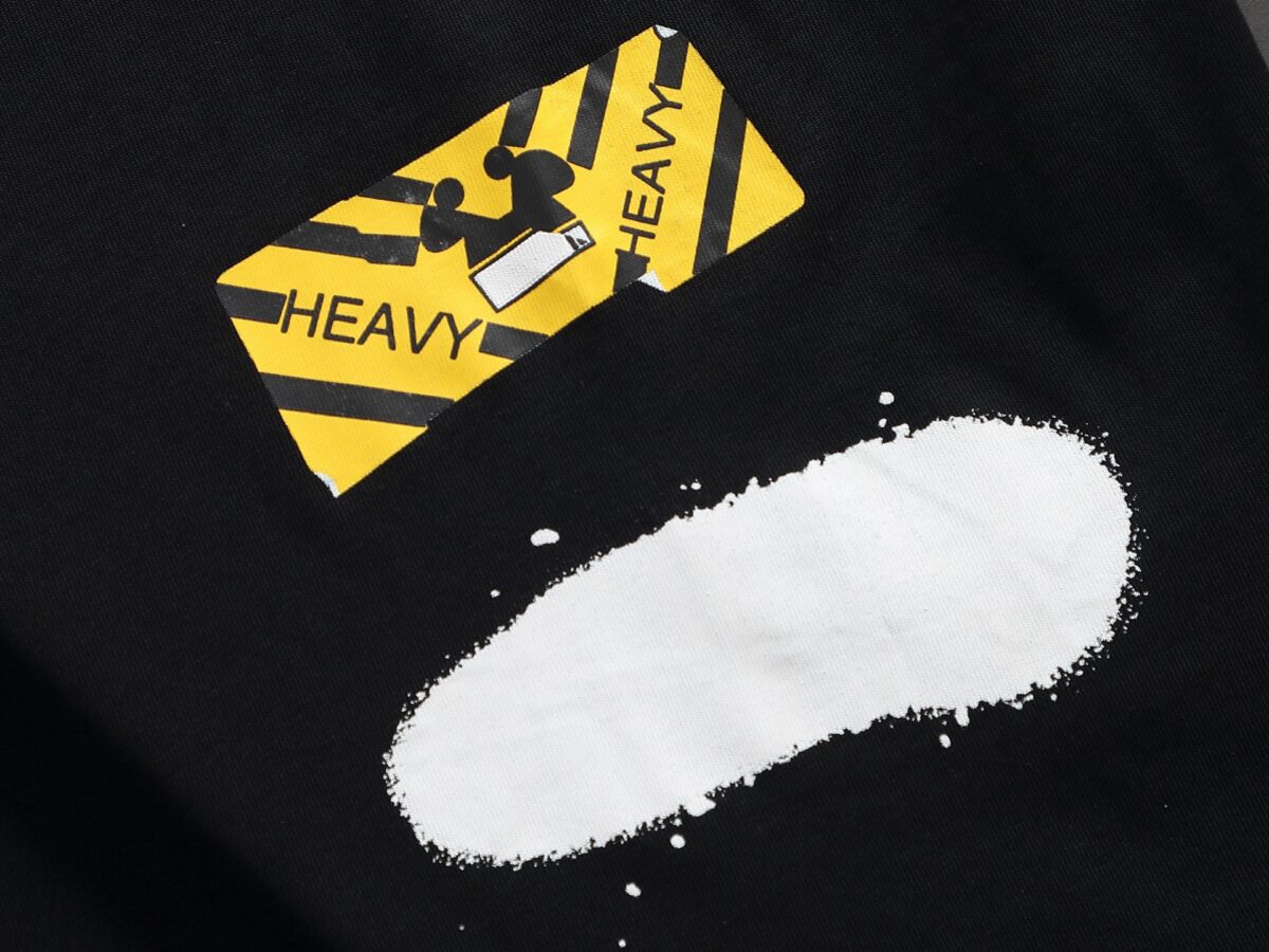 P75 OFF-WHITE 原版面料 官方同款 短袖T恤 定制 同缸染面料 手感非常舒服 春夏最新砖柜同步 时尚又个性 超级百搭好看 男女都非常合适 人手必备款 吊牌 领标 水洗麦 三标齐全 颜色: 黑白 尺码：XS~L