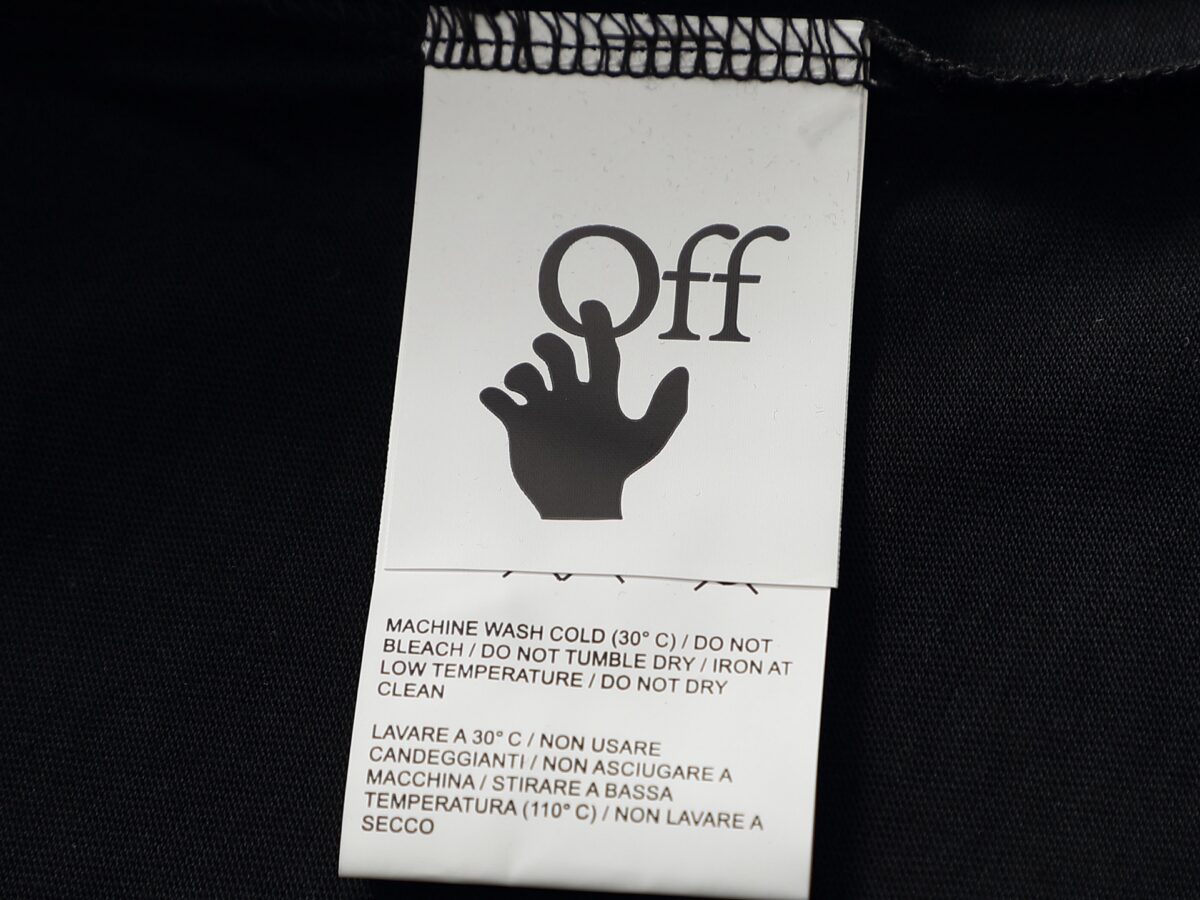 P75 OFF-WHITE 原版面料 官方同款 短袖T恤 定制 同缸染面料 手感非常舒服 春夏最新砖柜同步 时尚又个性 超级百搭好看 男女都非常合适 人手必备款 吊牌 领标 水洗麦 三标齐全 颜色: 黑白 尺码：XS~L