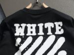 P75 OFF-WHITE 原版面料 官方同款 短袖T恤 定制 同缸染面料 手感非常舒服 春夏最新砖柜同步 时尚又个性 超级百搭好看 男女都非常合适 人手必备款 吊牌 领标 水洗麦 三标齐全 颜色: 黑白 尺码：XS~L