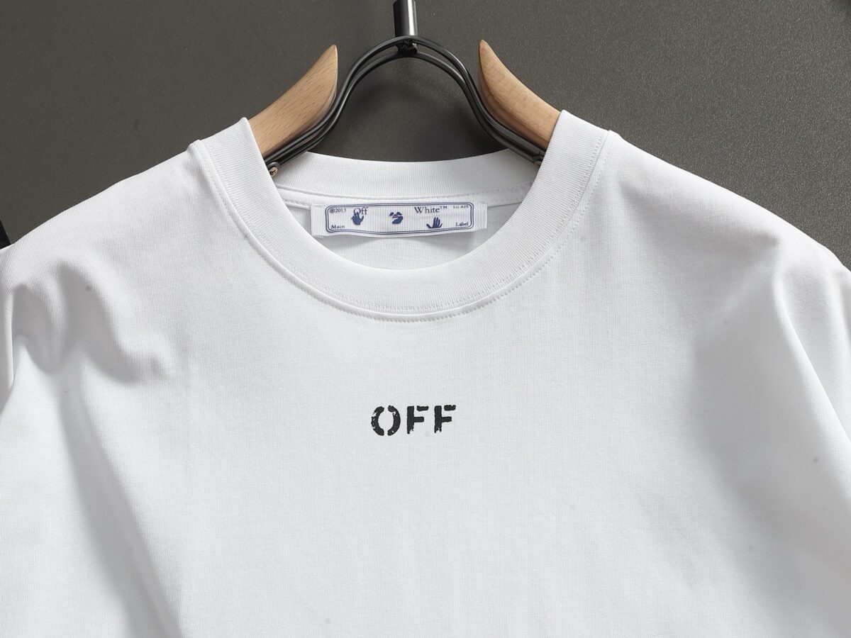 P75 OFF-WHITE 原版面料 官方同款 短袖T恤 定制 同缸染面料 手感非常舒服 春夏最新砖柜同步 时尚又个性 超级百搭好看 男女都非常合适 人手必备款 吊牌 领标 水洗麦 三标齐全 颜色: 黑白 尺码：XS~L