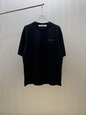 P70 款式：off-white短袖T恤 面料：300克重双纱100%棉 罗纹：320克重索络纳1*1潮牌 工艺：印花 颜色：白 夜蓝 炫酷蓝 蓝 花灰 黑 尺码：M—4XL 无性别区分 男女同款