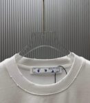 P75 （严控品质 ） 款式：off-white短袖T恤 面料：300克重双纱100%棉 罗纹：320克重索络纳1*1潮牌 工艺：洗水磨破印花 颜色：白 卡其 花灰 黑 尺码：M—4XL 无性别区分 男女同款