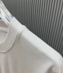 P75 （严控品质 ） 款式：off-white短袖T恤 面料：300克重双纱100%棉 罗纹：320克重索络纳1*1潮牌 工艺：洗水磨破印花 颜色：白 卡其 花灰 黑 尺码：M—4XL 无性别区分 男女同款