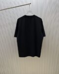 P75 （严控品质 ） 款式：off-white短袖T恤 面料：300克重双纱100%棉 罗纹：320克重索络纳1*1潮牌 工艺：洗水磨破印花 颜色：白 天蓝 灰 黑 尺码：M—4XL 无性别区分 男女同款