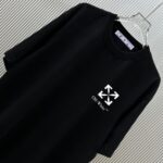 P75 （严控品质 ） 款式：off-white短袖T恤 面料：300克重双纱100%棉 罗纹：320克重索络纳1*1潮牌 工艺：洗水磨破印花 颜色：白 天蓝 灰 黑 尺码：M—4XL 无性别区分 男女同款