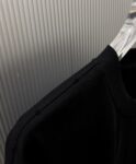 P75 （严控品质 ） 款式：off-white短袖T恤 面料：300克重双纱100%棉 罗纹：320克重索络纳1*1潮牌 工艺：洗水磨破印花 颜色：白 天蓝 灰 黑 尺码：M—4XL 无性别区分 男女同款