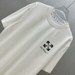 P75 （严控品质 ） 款式：off-white短袖T恤 面料：300克重双纱100%棉 罗纹：320克重索络纳1*1潮牌 工艺：洗水磨破印花 颜色：白 天蓝 灰 黑 尺码：M—4XL 无性别区分 男女同款